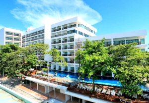 Cosy Beach Hotel 4*