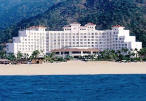 Holiday Inn Yalong Bay 5*