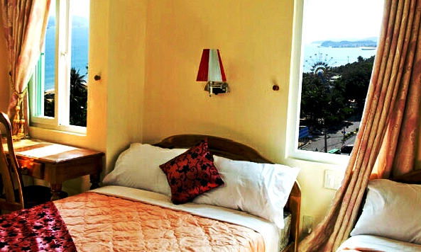 Ngoc Khanh Hotel 2*