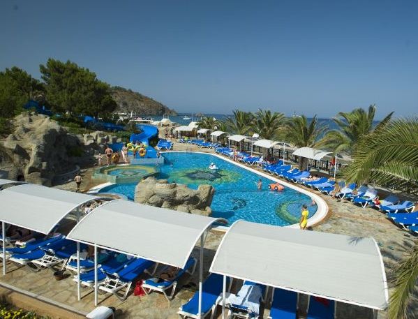 Pirates Beach Club