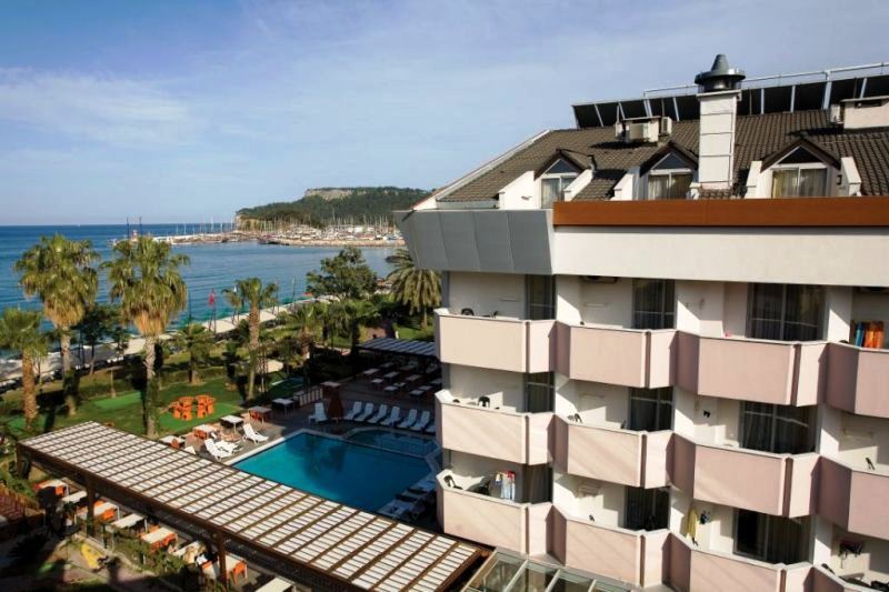 Fame Residence Park 4*