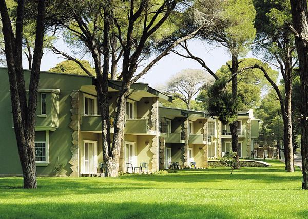 Maritim Pine Beach Resort 5*