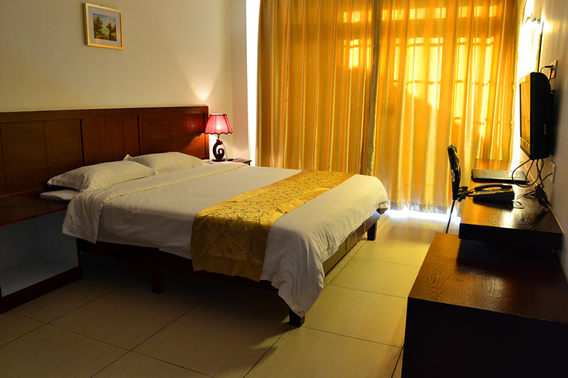 Sanya Tiantian Hotel 2*