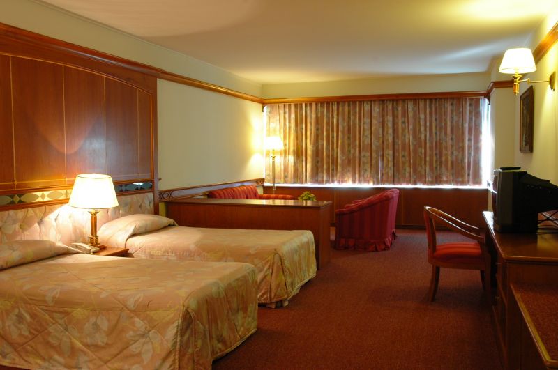 Camelot Hotel 3*