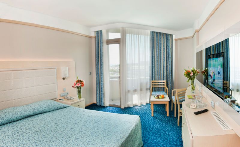 Golden Coast Resort 5*