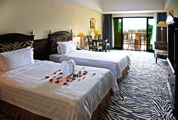 Universal Resort Sanya 4*