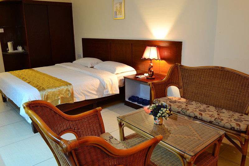 Sanya Tiantian Hotel 2*