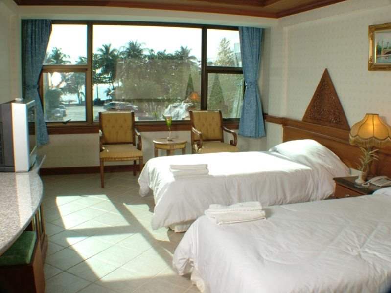 Dragon Beach Resort 3*+