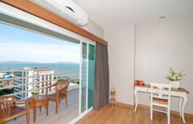 V8 Sea View 3*