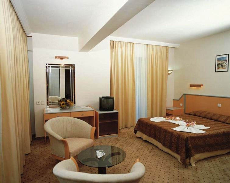 Fame Residence Park 4*