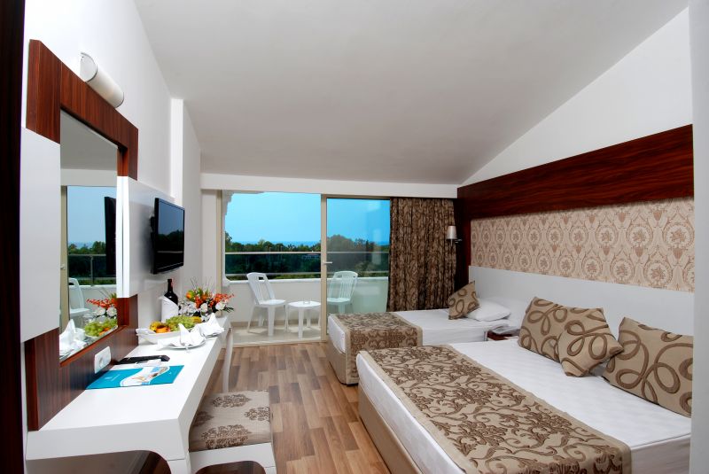 Maya World Hotel 3*