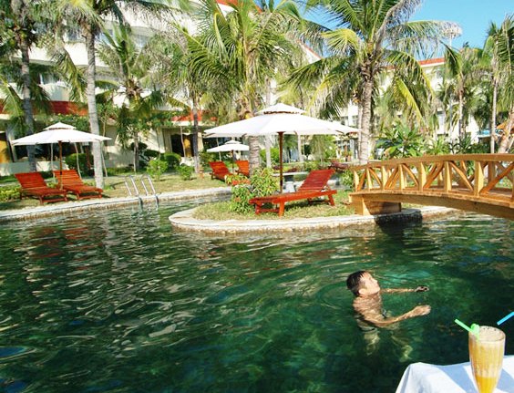 South China Hotel 4*