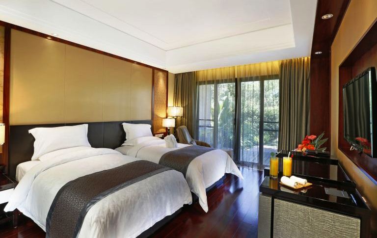 Pearl River Nantian Hotspring Resort 5*