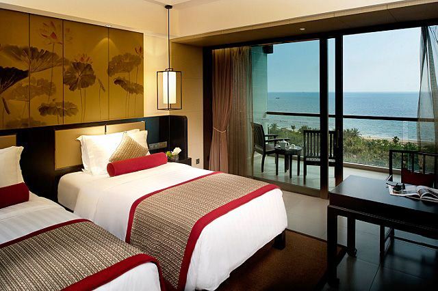 Pullman Oceanview Sanya Bay Resort & Spa 5*