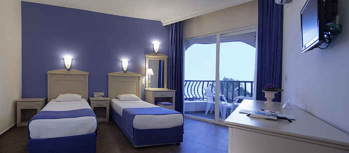 Club Turtas Beach Hotel 4*